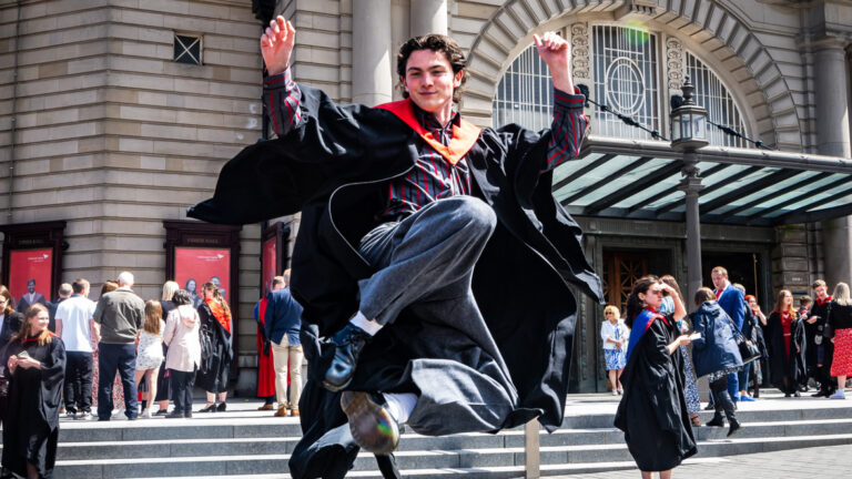 More Scottish graduates go into full time jobs